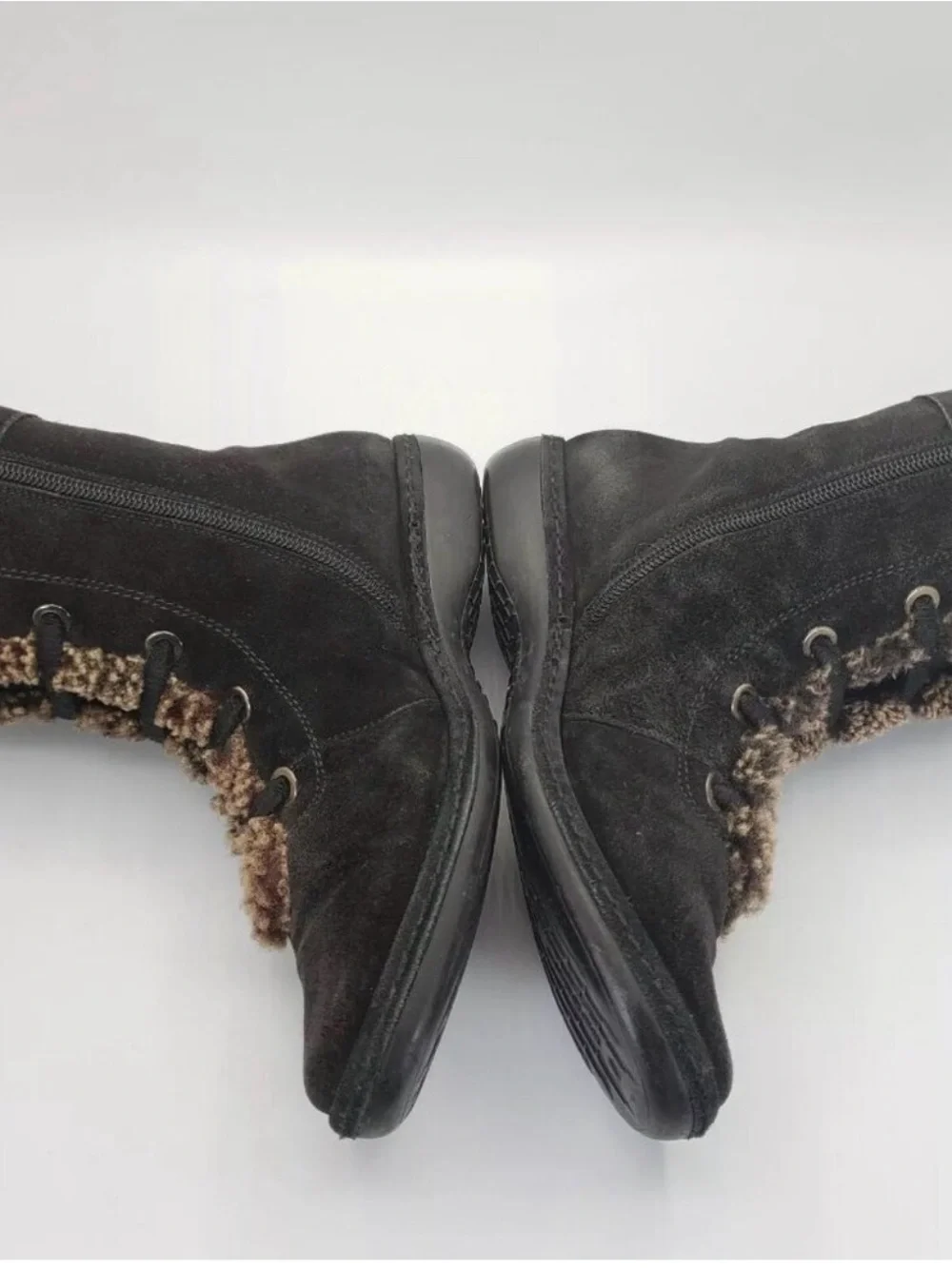 Stuart Weitzman ankle lace up faux shearling fur fleece Suede winter boots 6